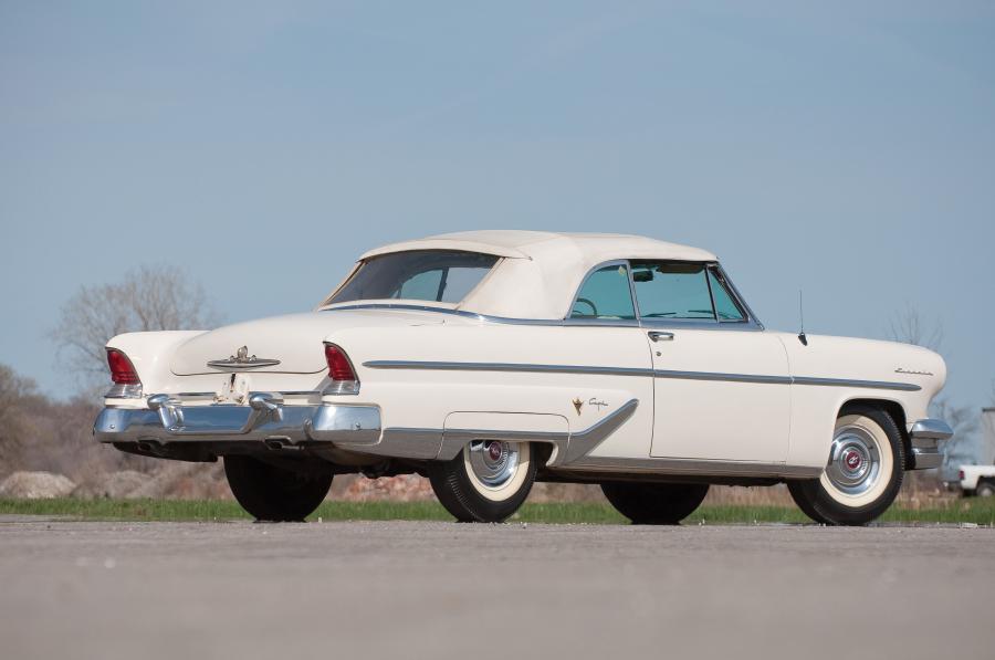  Lincoln Capri Special Custom Convertible (76A) 1955 года  (фото 17 из 39)